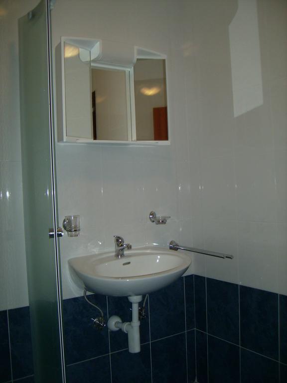 Apartments Kalac ลาบิน ภายนอก รูปภาพ
